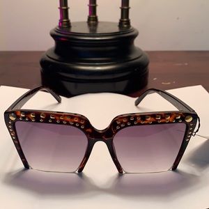 New Women’s Brown/Purple Toned Sunglasses Large Frames